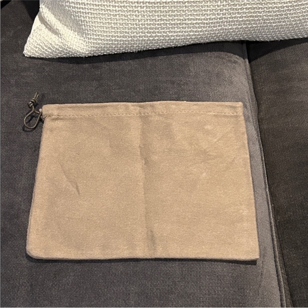 Bottega Veneta Tan Leather Wallet with dust bag - Picture 2 of 16